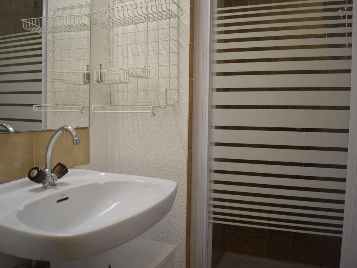Studio Cabine A St-Raphael Avec Terrasse Et Parking, A 100M De La Plage - Fr-1-226A-23 Saint-Raphaël Exteriör bild